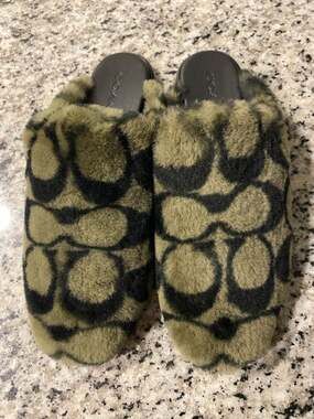 Coach CCO69 Faux Fur Signature Logo Slippers Olive Green Size 9B